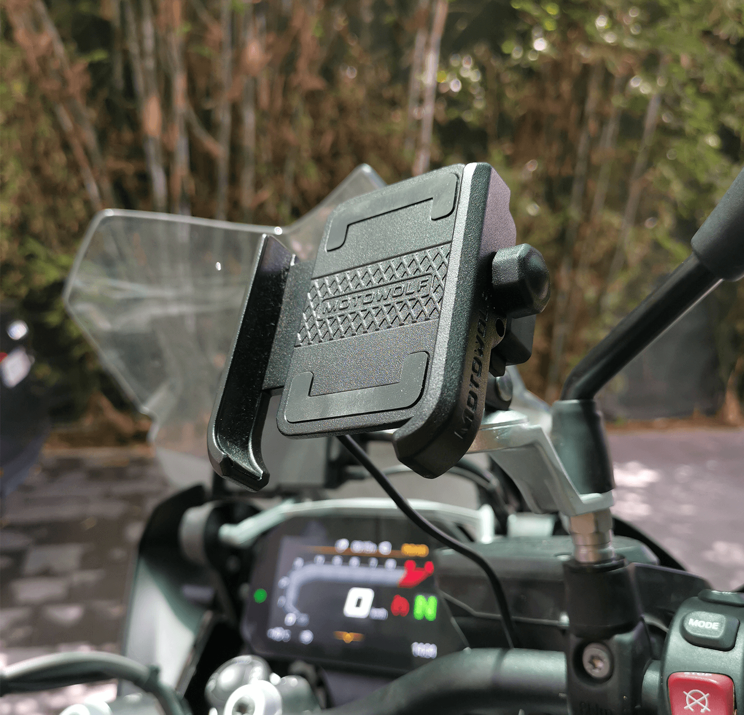 Support de téléphone universel pour moto et vélo BH34 BOROFONE avec un prix  super au Maroc