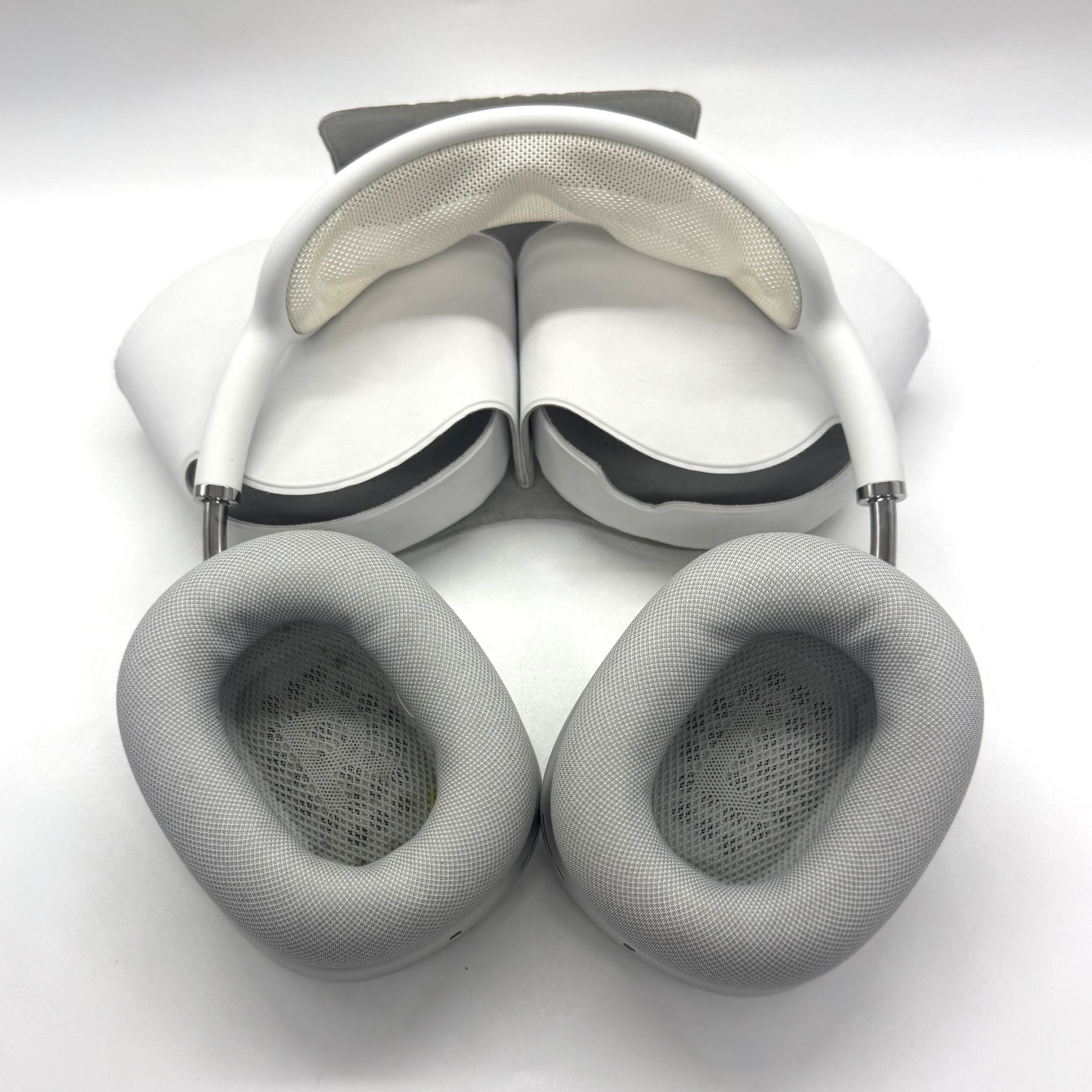 AirPods Max blanc – Occasion, Très Bon État, ANC & Audio Spatial – Image 3