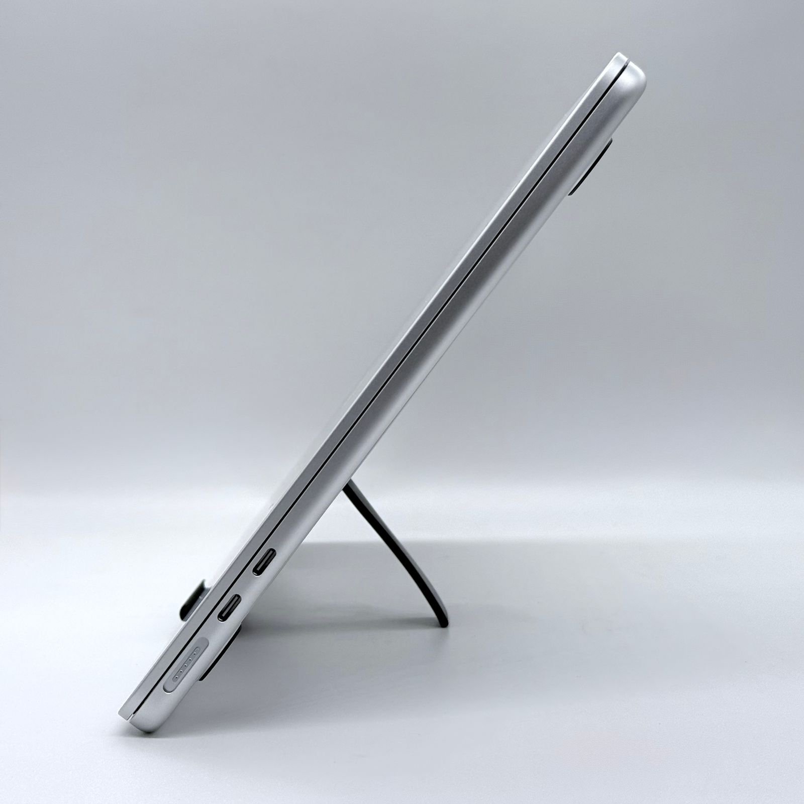 MacBook Air M4 13" 16Go 256 Go Argent boite ouvert – Image 4