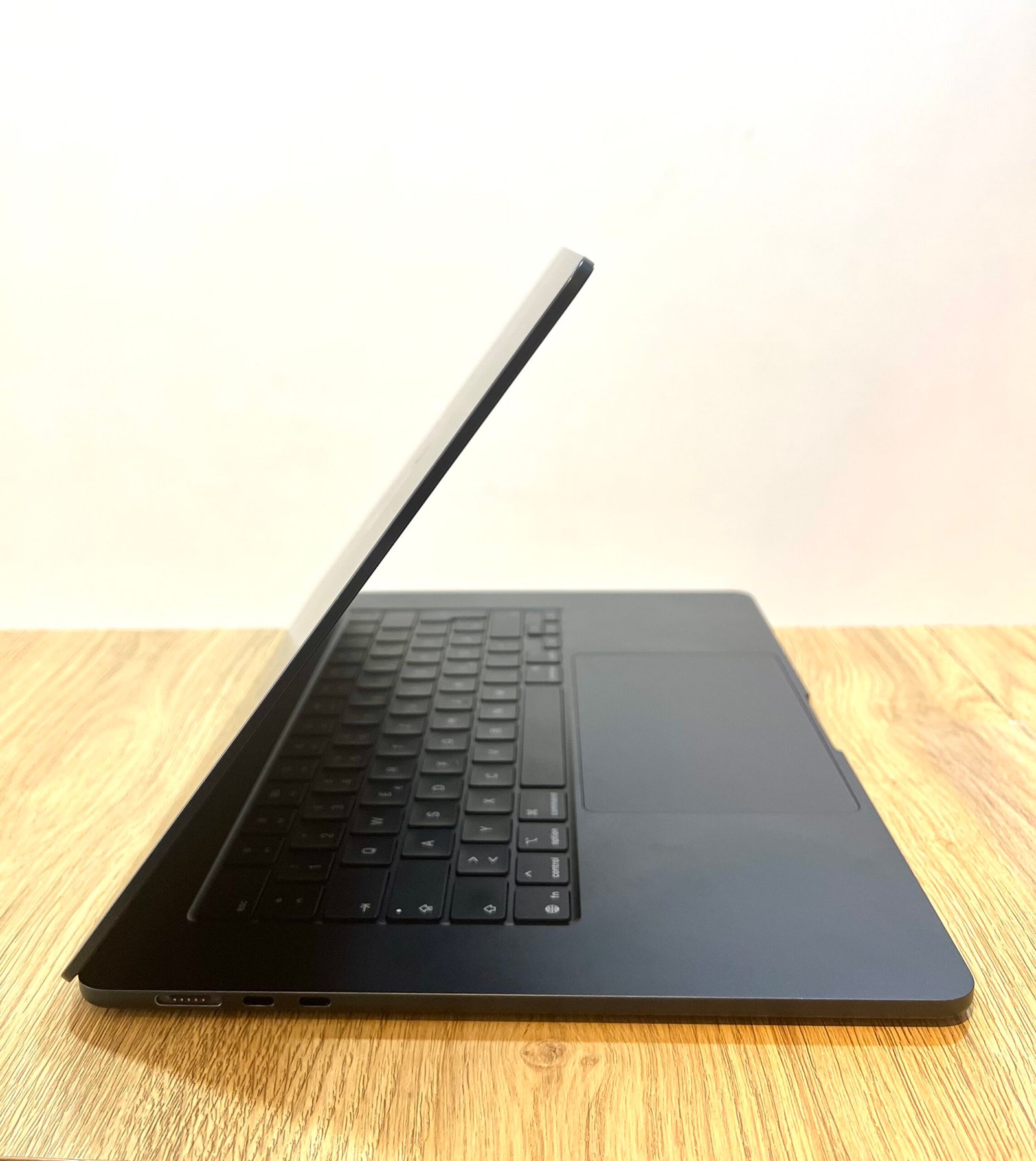 MacBook Air M4 15" 24Go 1To Bleu Minuit Occasion (Batterie 100%) – Image 4