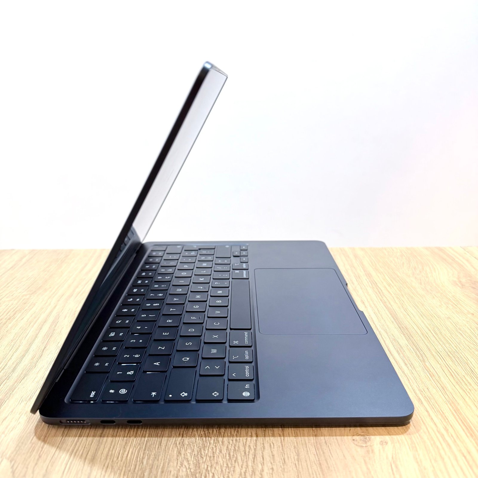 MacBook Air M4 13" 16Go 256Go Bleu Minuit Occasion (Batterie 100%) – Image 4