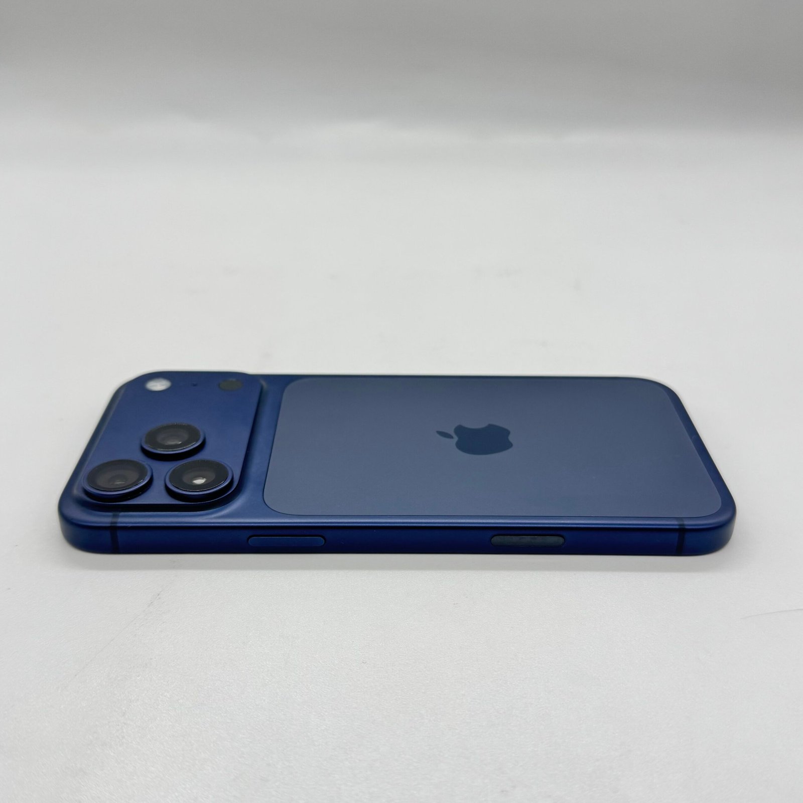 iPhone 17 Pro Max 256 Go Bleu Occasion (Batterie 100%) – Image 3