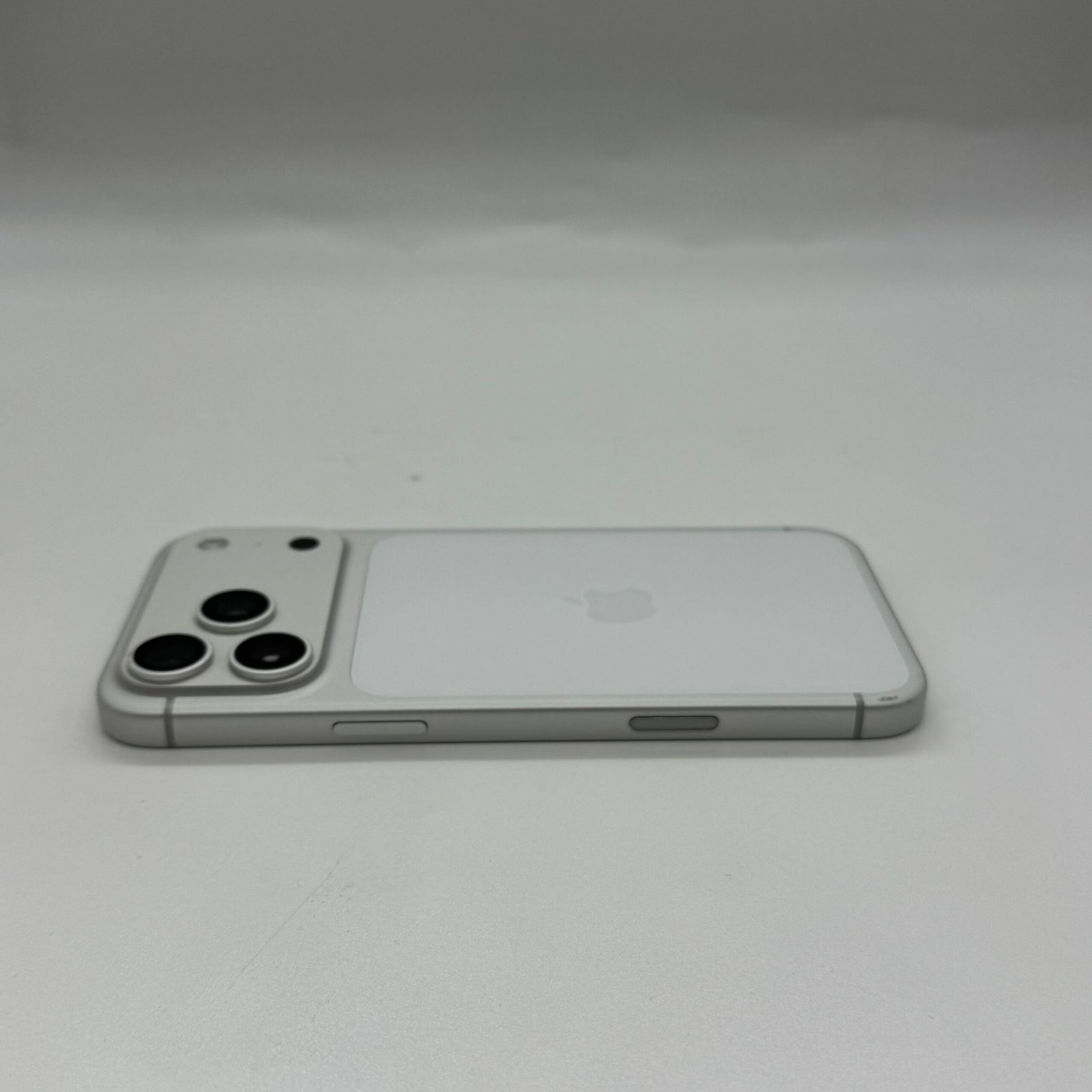 iPhone 17 Pro Max 512 Go Argent Occasion (Batterie 100%) – Image 3