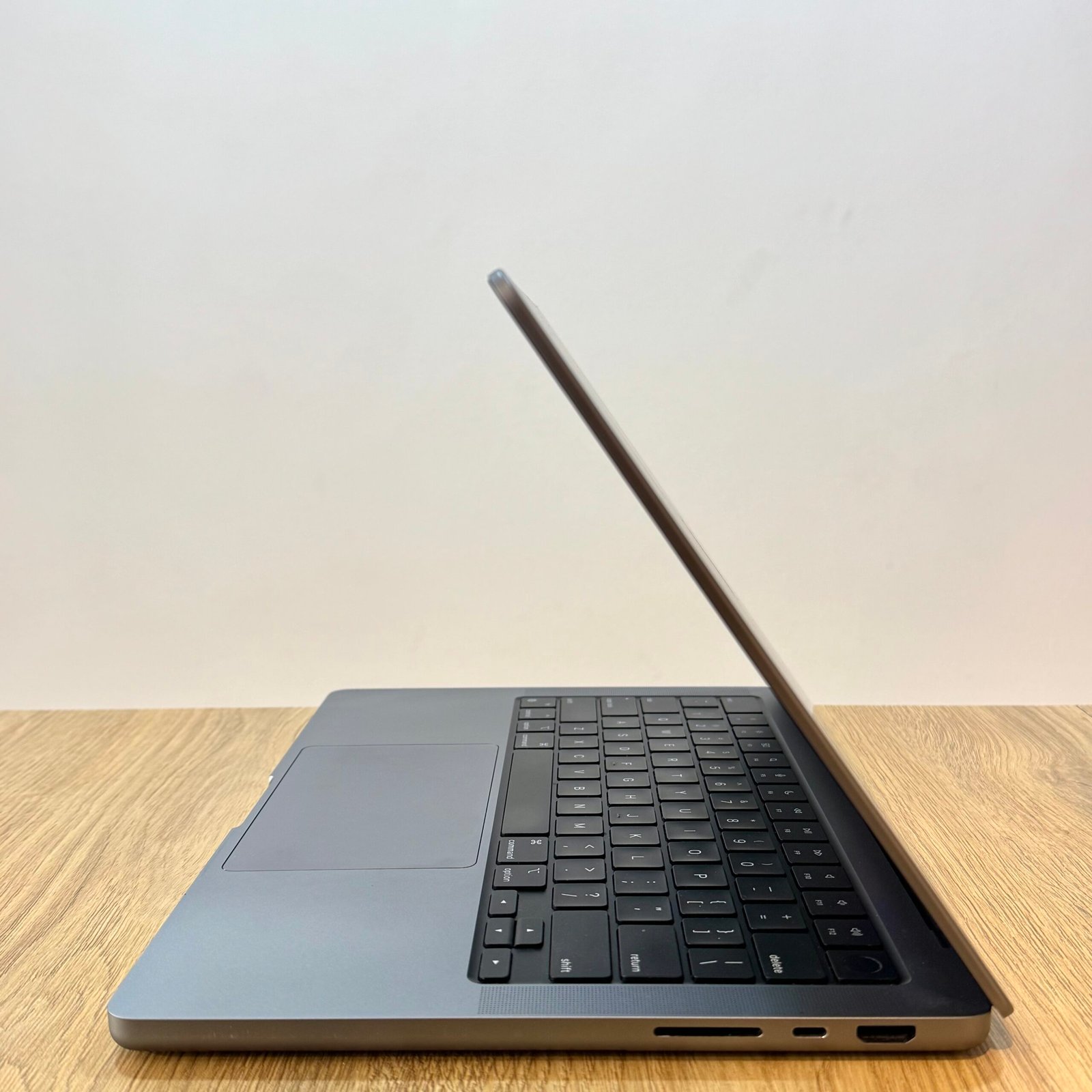 MacBook Pro M1 Pro 14" 16/512 Occasion Gris Sidéral (Batterie 80%) – Image 3