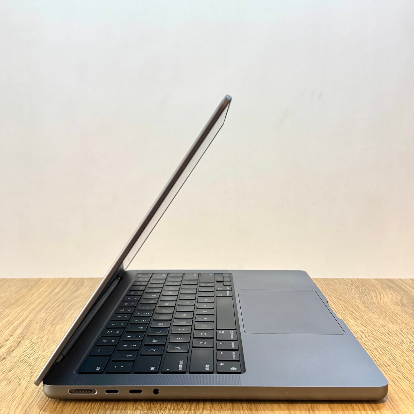 MacBook Pro M1 Pro 14" 16/512 Occasion Gris Sidéral (Batterie 80%) – Image 4