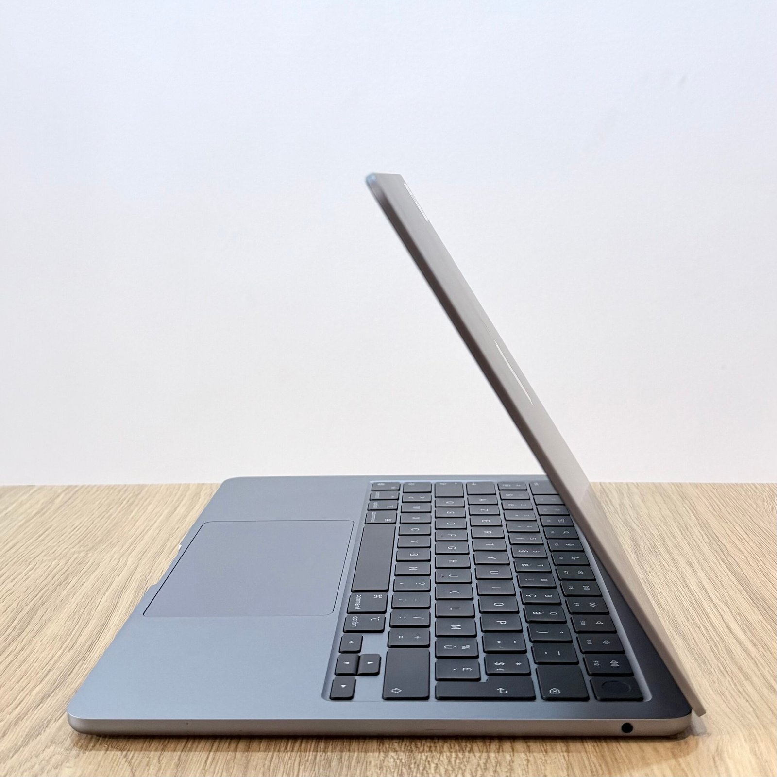 MacBook Air M2 13" 8Go 256 Go Occasion Gris Sidéral (Batterie 95%) – Image 3