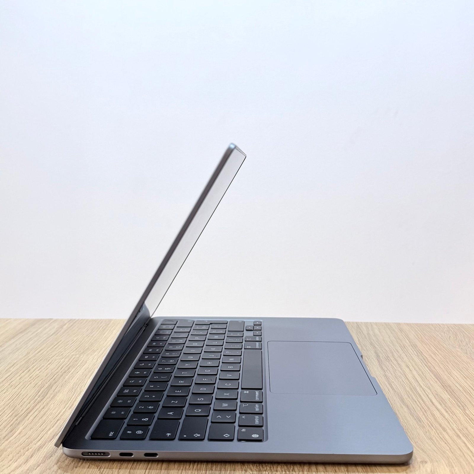 MacBook Air M2 13" 8Go 256 Go Occasion Gris Sidéral (Batterie 95%) – Image 4