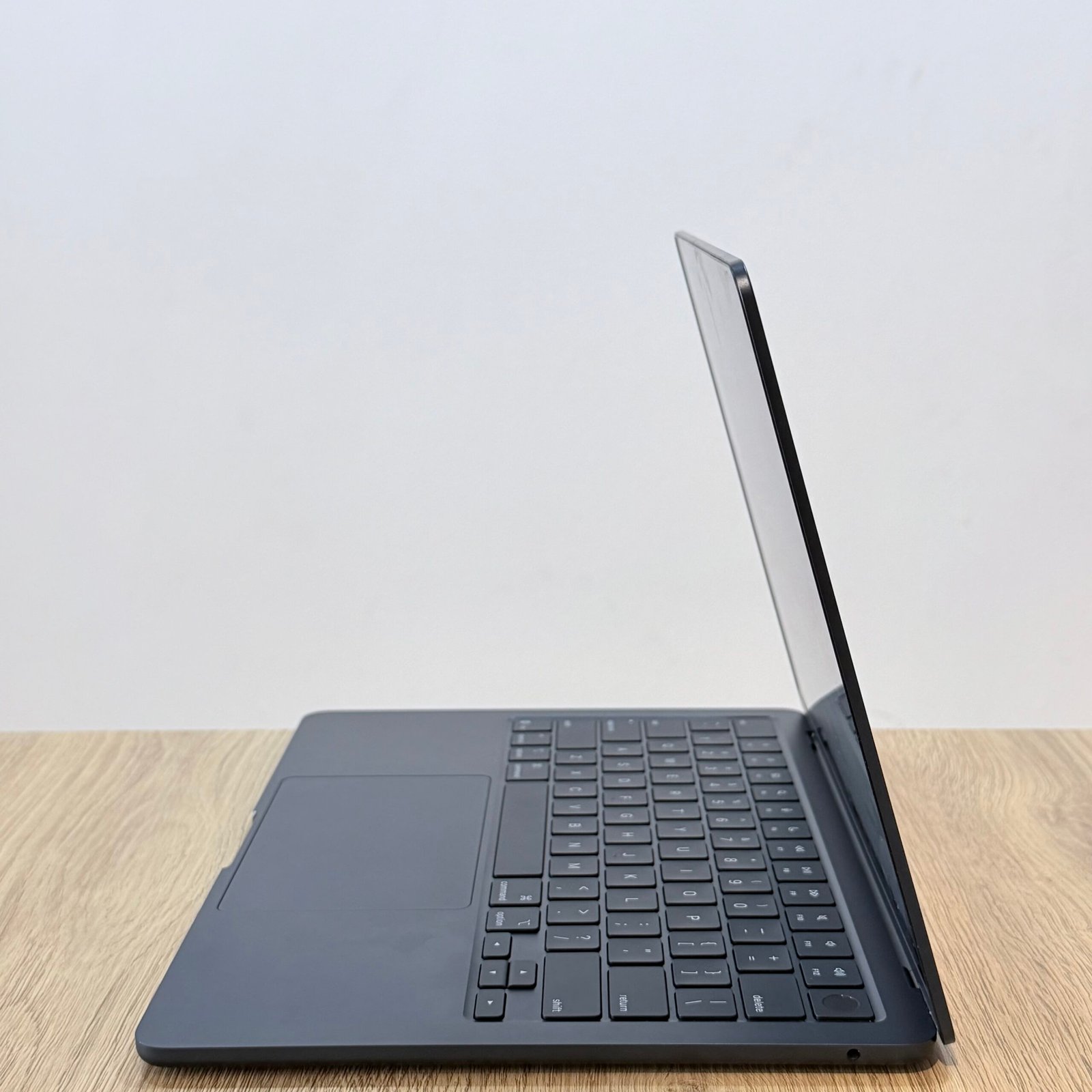 MacBook Air M4 13" 16Go 256 Go Minuit Occasion (Batterie 100%) – Image 5