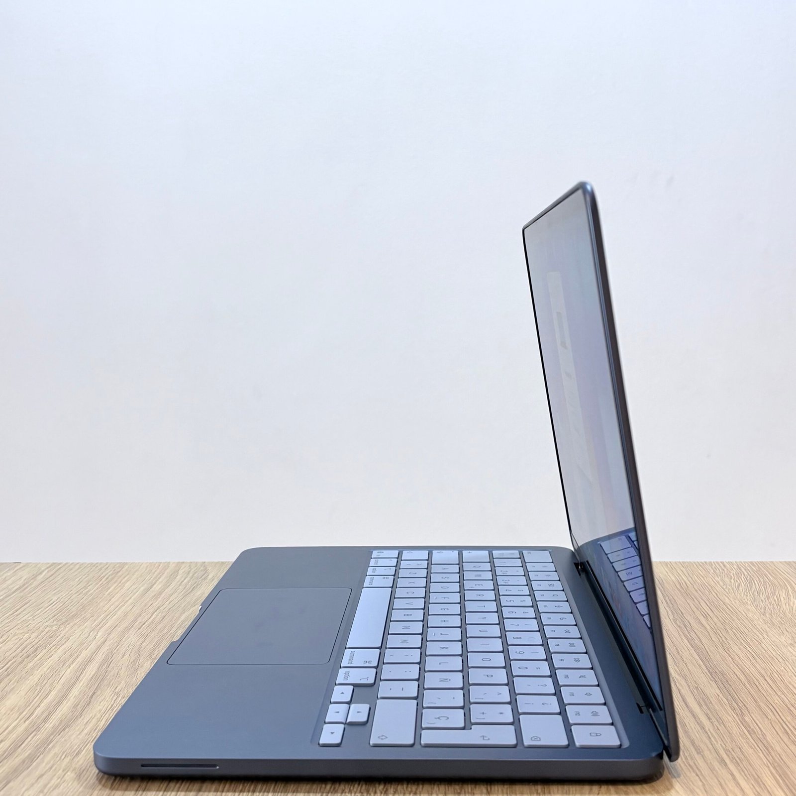 Macbook Neo Bleu 8/256 Occasion (Batterie 100%) – Image 4
