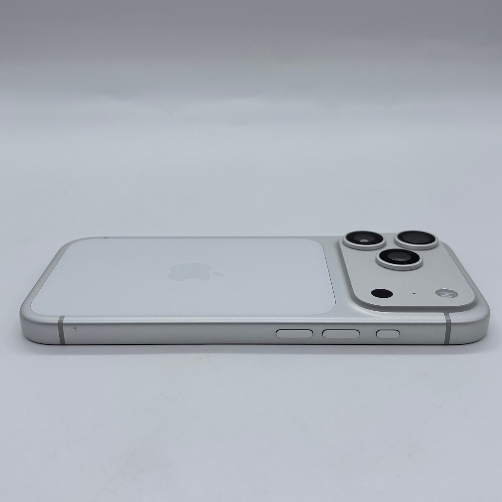 iPhone 17 Pro Blanc E-Sim 256 Go Occasion (Batterie 100%) – Image 3