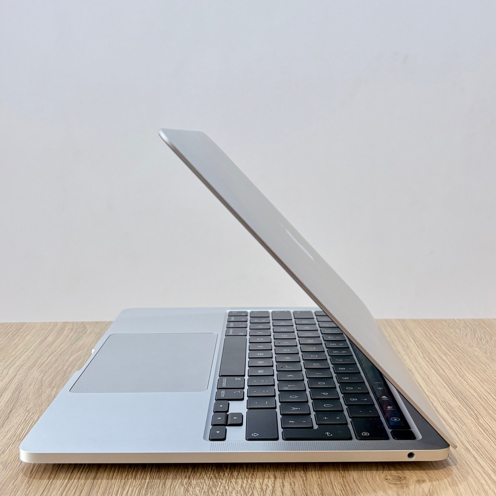 Macbook Pro M2 13" 8/256 Argent Occasion (Batterie 95%) – Image 4