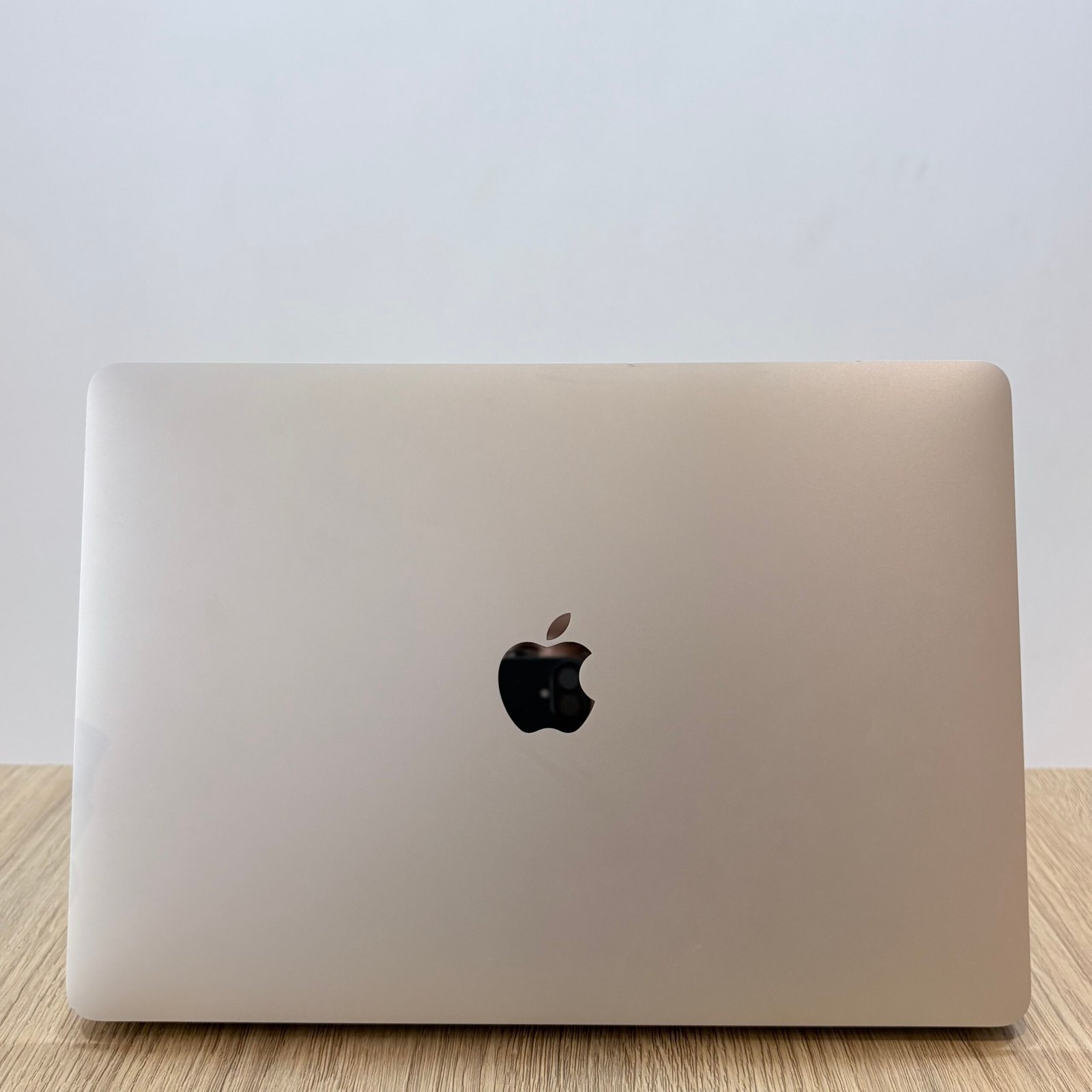 Macbook Pro M2 13" 8/256 Argent Occasion (Batterie 95%) – Image 5