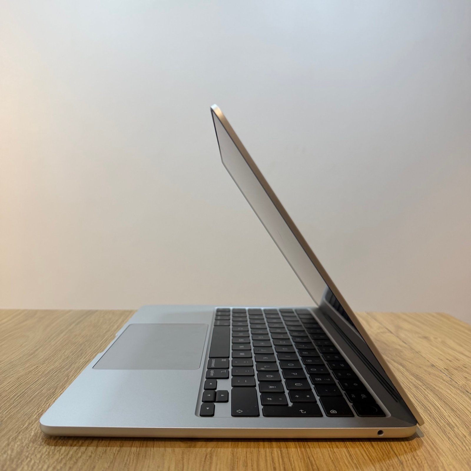 MacBook Air M2 13" 16Go 256 Go Occasion Argent (Batterie 99%) – Image 5