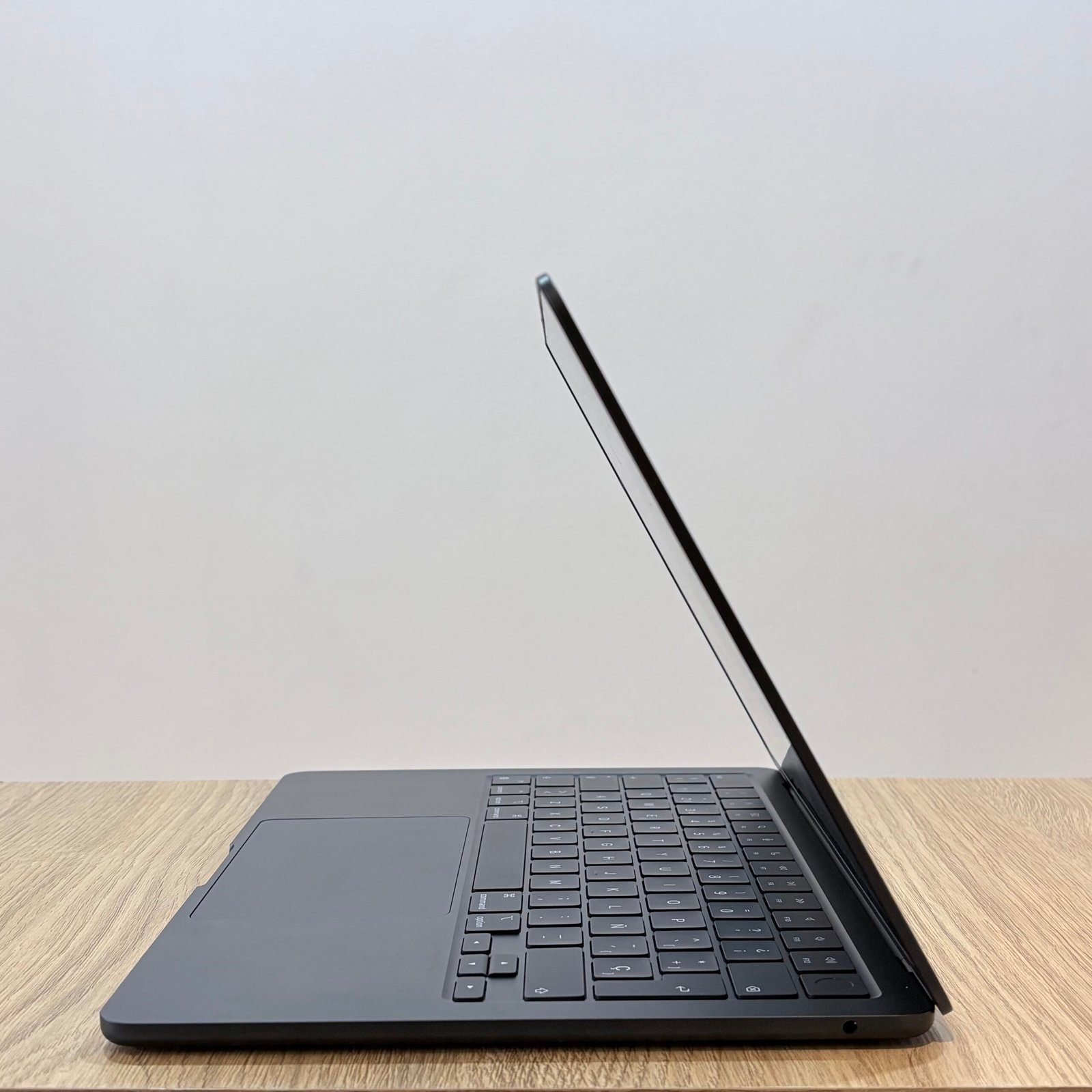 MacBook Air M3 13" 16/256 Minuit Occasion (Batterie 96%) – Image 4
